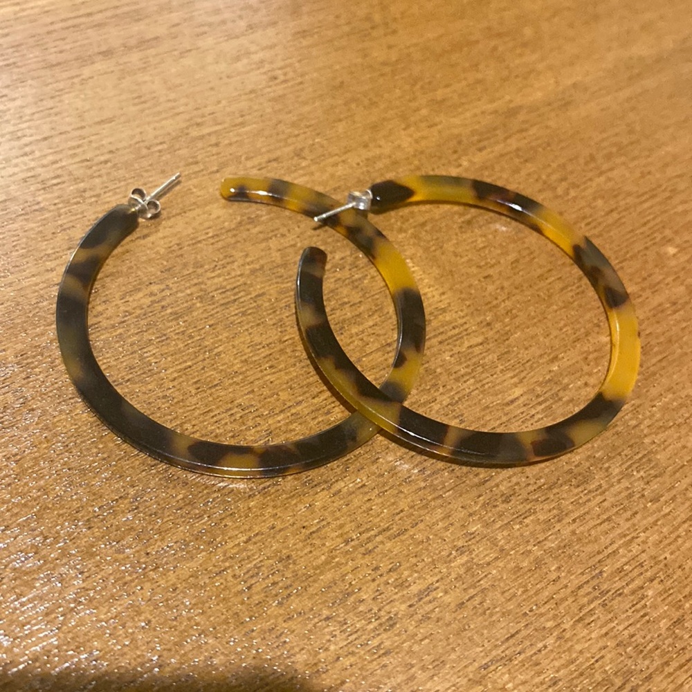 Tortoise print hoops